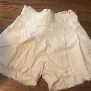 Cream skort